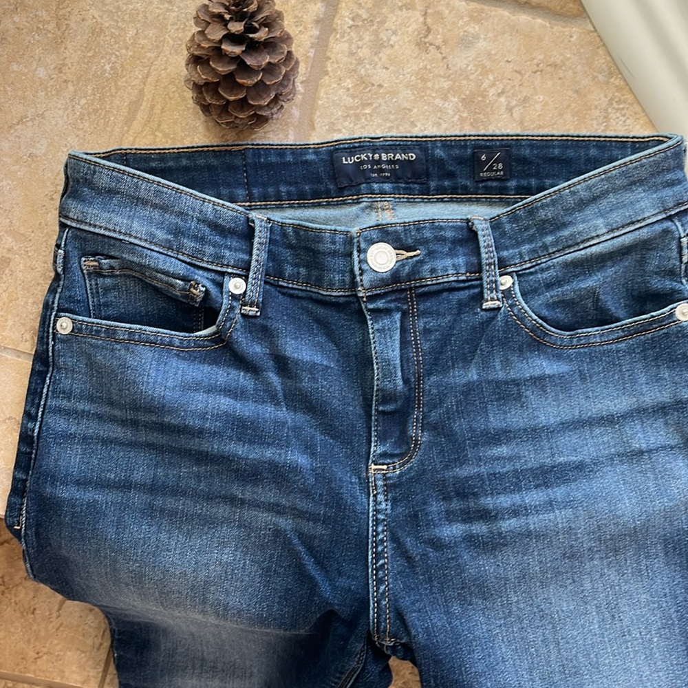 Mid rise stretch AVA jeans.   Size 28/ 6 Raw cute hem.  Little signs of wear